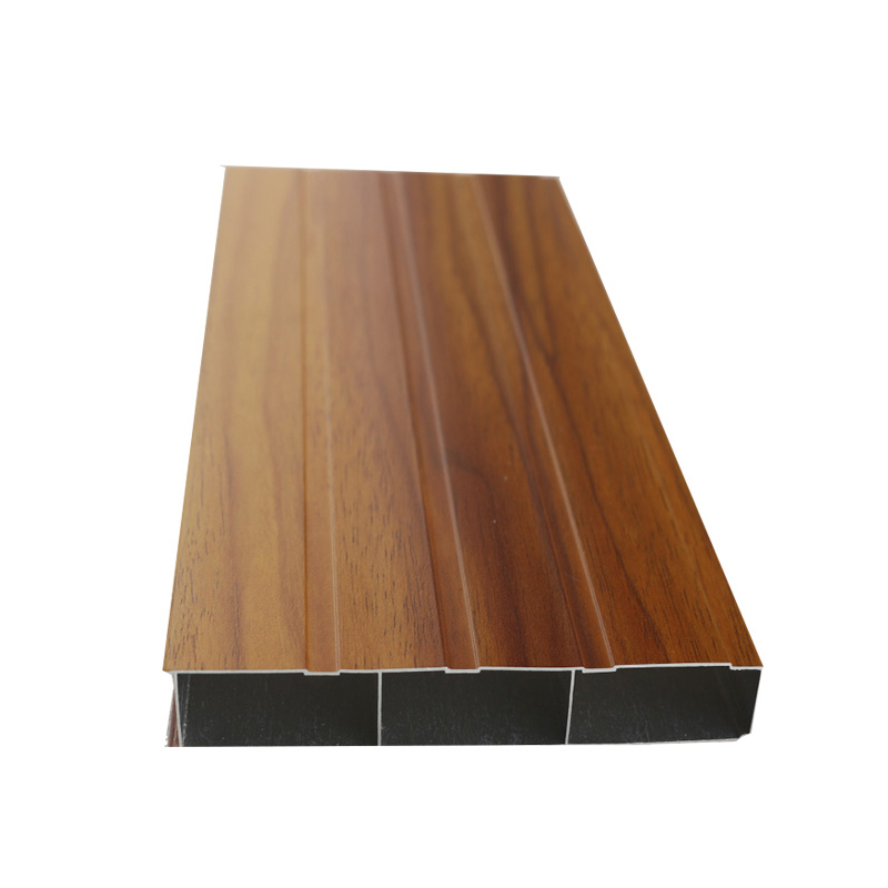 Profil en aluminium avec grain de bois